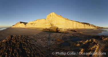 Torrey Pines State Beach, sandstone cliffs rise above the beach at Torrey Pines State Reserve.