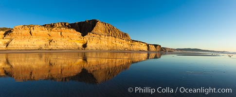 Torrey Pines State Beach, sandstone cliffs rise above the beach at Torrey Pines State Reserve, San Diego, California