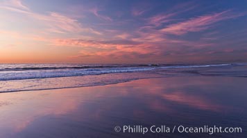 Beautiful sunset on Torrey Pines State Beach, Torrey Pines State Reserve, San Diego, California