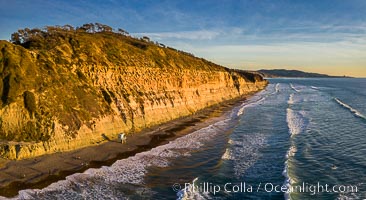 Torrey Pines State Beach at Sunset, La Jolla, Mount Soledad and Blacks Beach in the distance, Torrey Pines State Reserve, San Diego, California