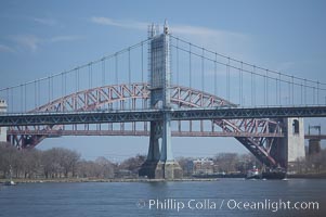 Triborough Bridge (front) and Hell Gate Bridge (behind), linking Queens and Manhattan, New York City