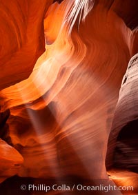 Slot Canyon Light beams, Antelope Canyon, Arizona.