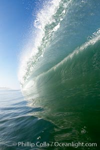 Breaking wave, tube, hollow barrel, morning surf