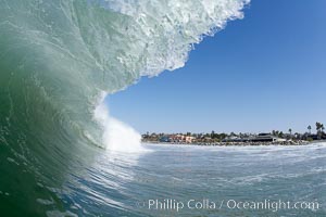 Breaking wave, tube, hollow barrel, morning surf