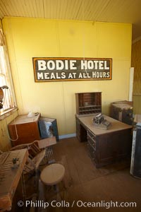 Wheaton and Hollis Hotel, lobby interior with sign 