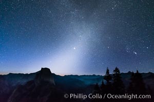 Zodiacal Light and planet Jupiter in the northeastern horizon, above Half Dome and the Yosemite high country.