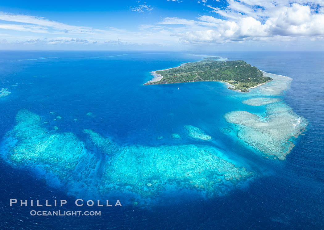 Aerial View of Coral Reefs around Wakaya Island, Fiji. Lomaiviti Archipelago, natural history stock photograph, photo id 41030