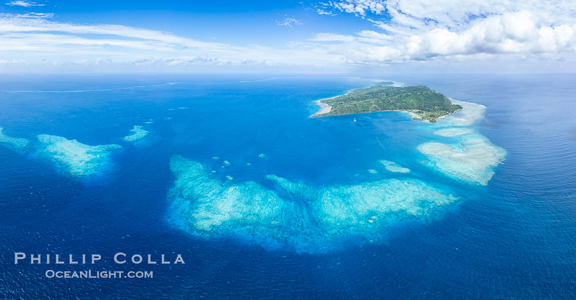 Aerial View of Wakaya Island, Fiji. Lomaiviti Archipelago, natural history stock photograph, photo id 41095