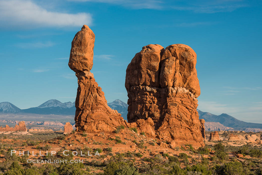 Balanced Rock, Arches National Park. Utah, USA, natural history stock photograph, photo id 29308