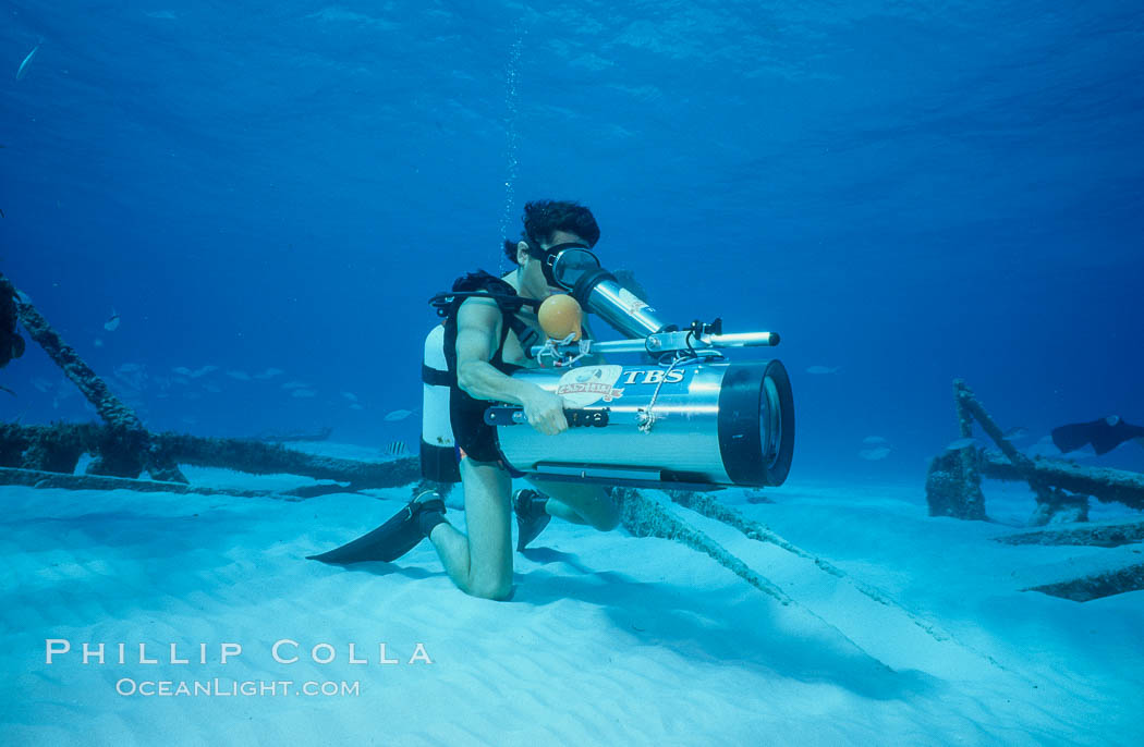 Betacam underwater housing and cameraman. Bahamas, natural history stock photograph, photo id 04903