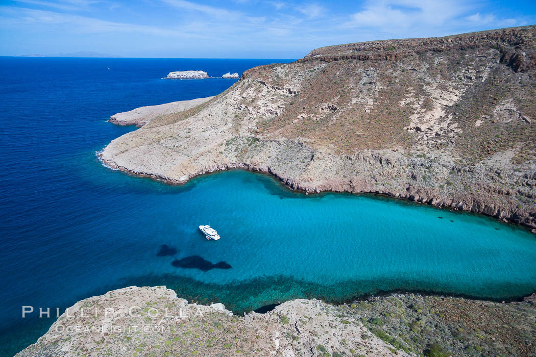 Boat Ambar in Ensenada el Embudo, Aerial Photo, Isla Partida, Sea of Cortez. Baja California, Mexico, natural history stock photograph, photo id 32458