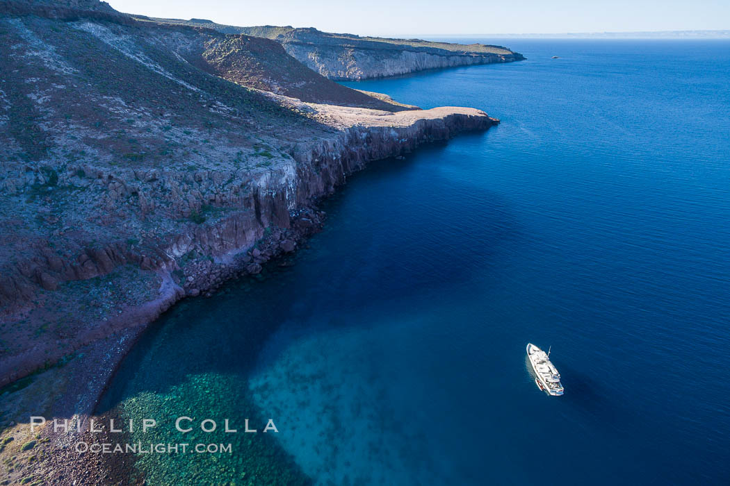 Boat Ambar III at Punta Maru, Isla Partida, Sea of Cortez. Baja California, Mexico, natural history stock photograph, photo id 32386