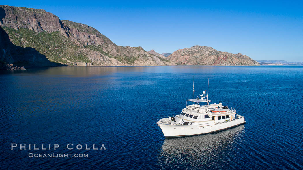 Boat Ambar III, Sea of Cortez. Baja California, Mexico, natural history stock photograph, photo id 37368