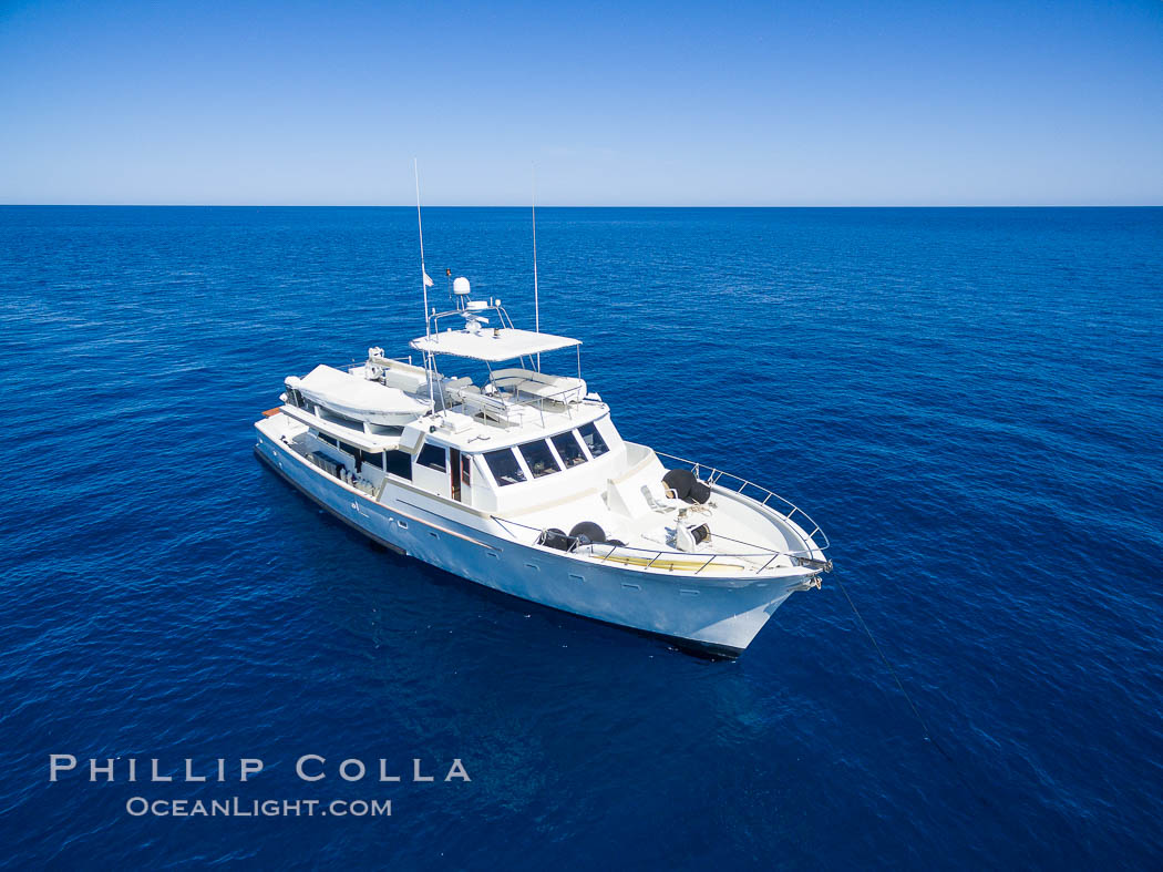 Boat Ambar III in the Sea of Cortez. La Reina, Baja California, Mexico, natural history stock photograph, photo id 32375