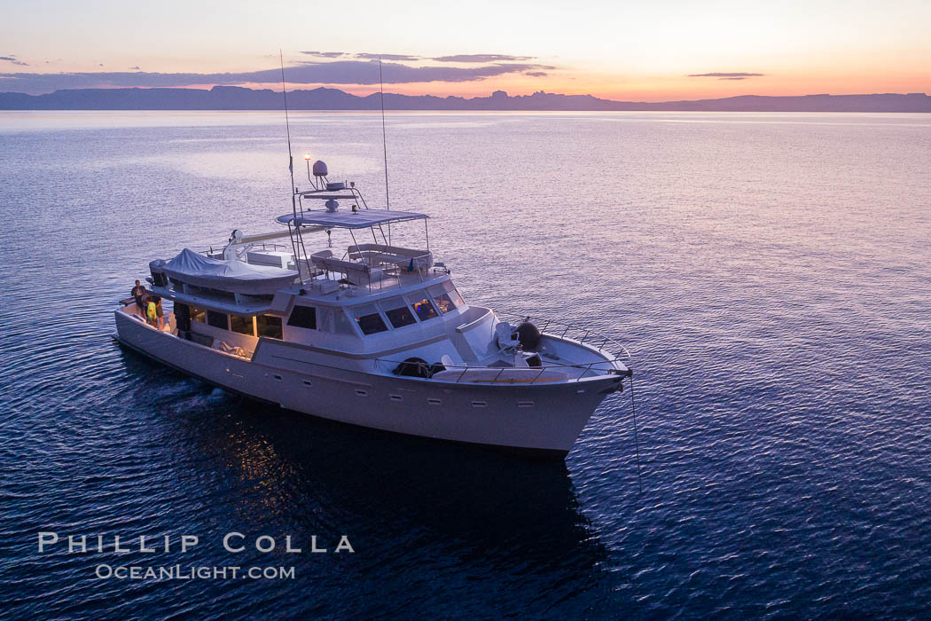 Boat Ambar at Isla San Diego, Aerial View, Sea of Cortez. Baja California, Mexico, natural history stock photograph, photo id 33579