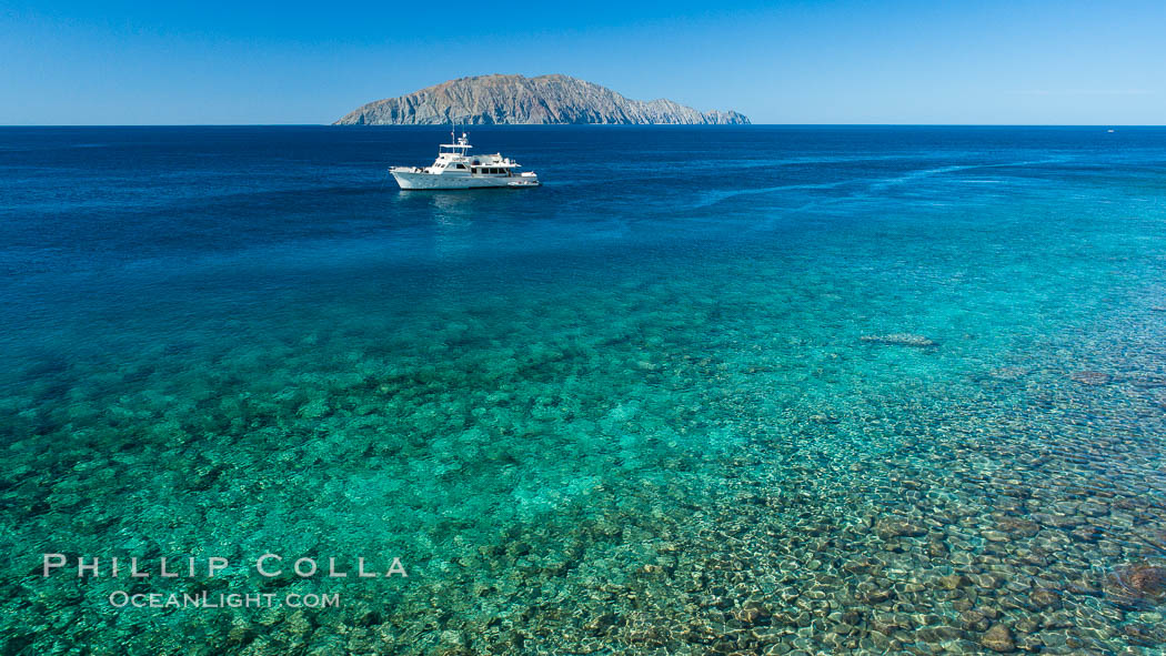 Boat Ambar at Isla San Diego, Aerial View, Sea of Cortez. Baja California, Mexico, natural history stock photograph, photo id 33701