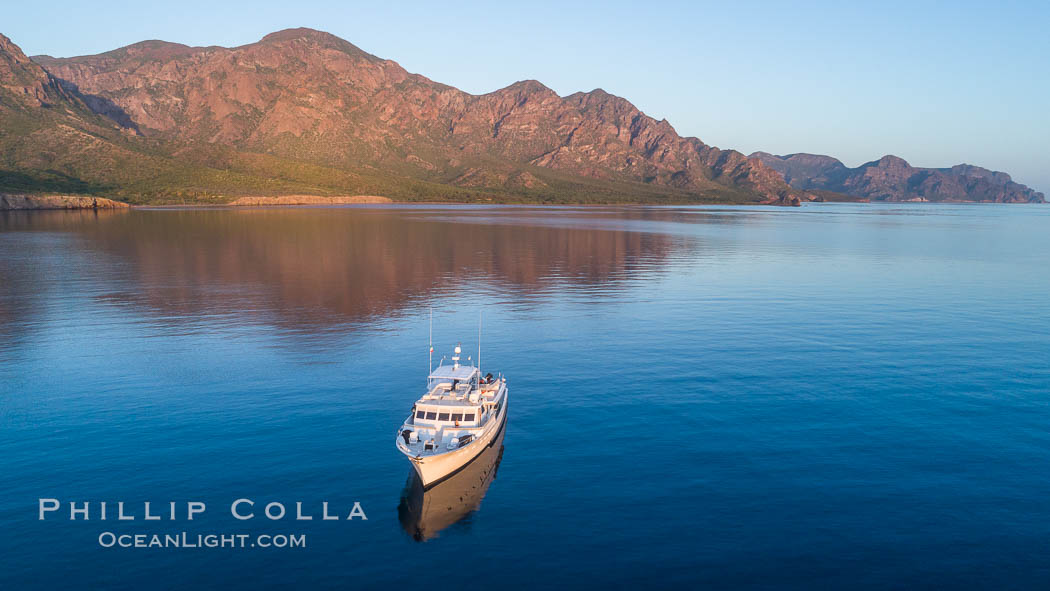 Boat Ambar, Sunrise, Sherry's Bay, Sea of Cortez. Baja California, Mexico, natural history stock photograph, photo id 33489