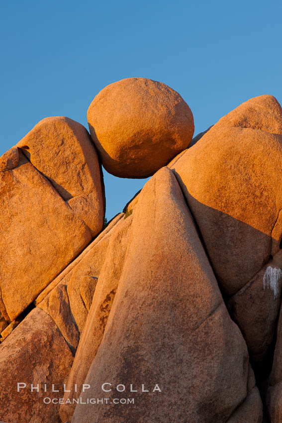 Boulders and sunset in Joshua Tree National Park.  The warm sunlight gently lights unusual boulder formations at Jumbo Rocks in Joshua Tree National Park, California. USA, natural history stock photograph, photo id 26726