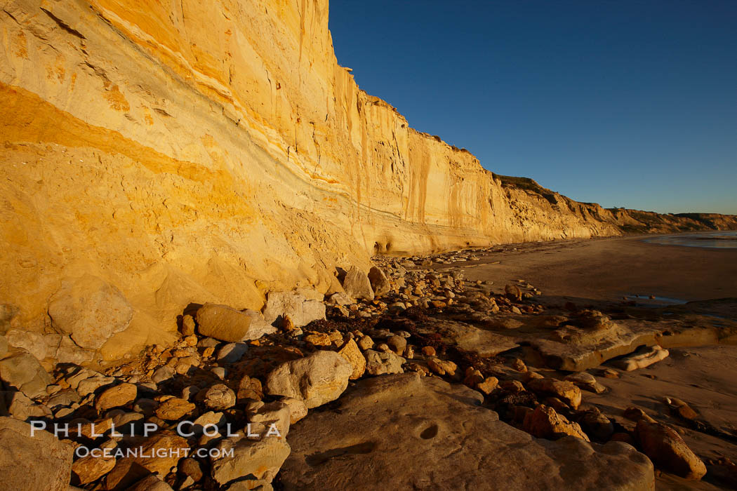 Boulders and sandstone cliffs, Torrey Pines State Beach. Torrey Pines State Reserve, San Diego, California, USA, natural history stock photograph, photo id 22442