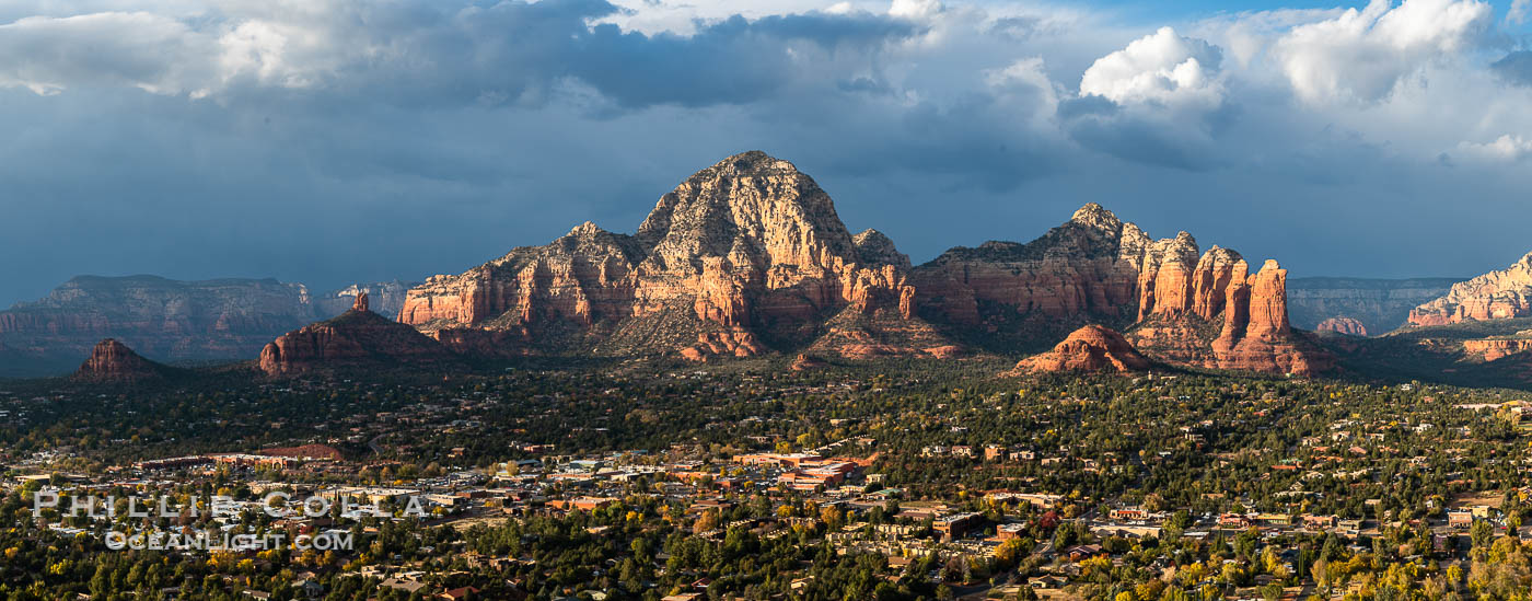 Capital Butte panorama, the town of Sedona spreadout in the valley below, Arizona. USA, natural history stock photograph, photo id 38552
