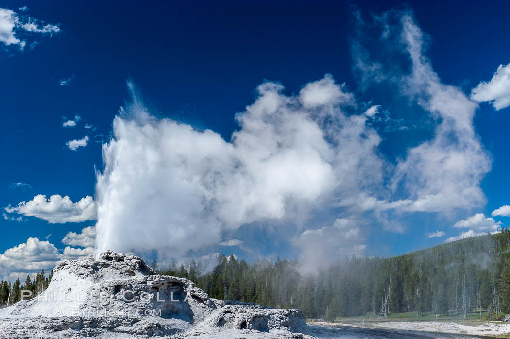 Castle Geyser erupting. Upper Geyser Basin. Yellowstone National Park, Wyoming, USA, natural history stock photograph, photo id 07214