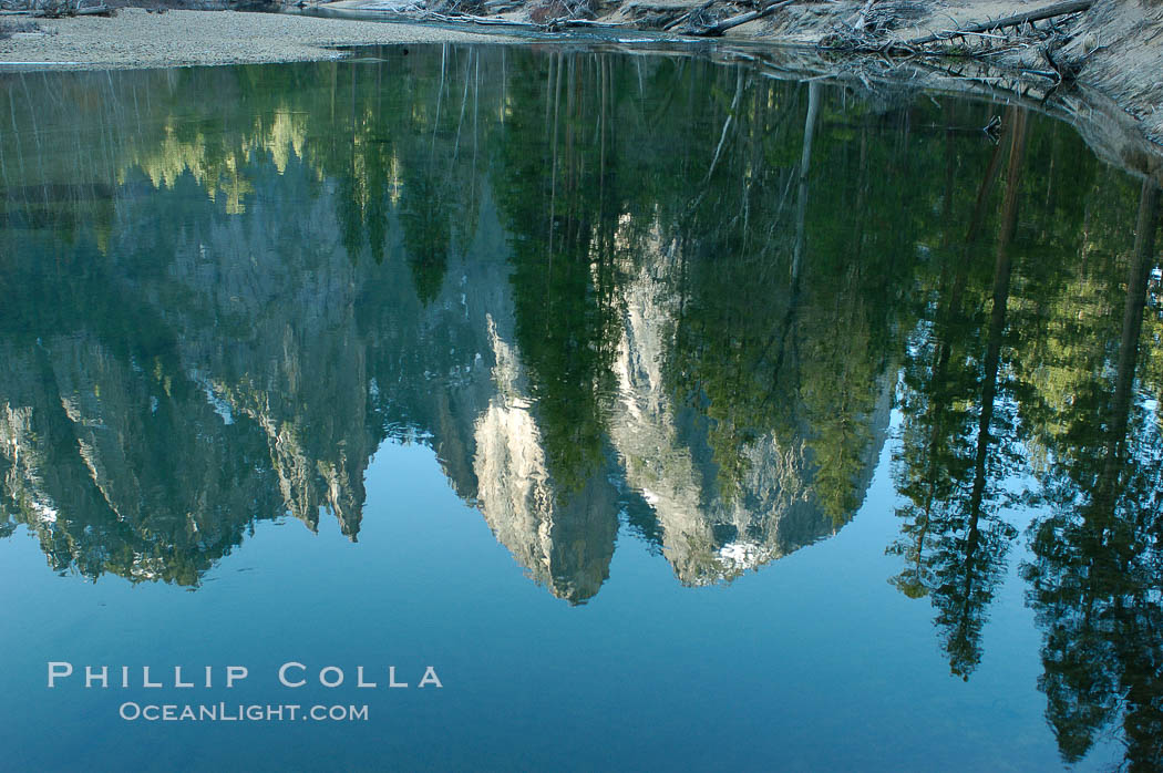 Cathedral Rocks reflected in the Merced River, Yosemite Valley. Yosemite National Park, California, USA, natural history stock photograph, photo id 06997