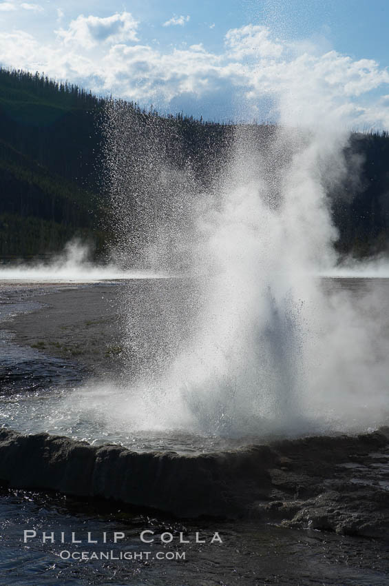 Cliff Geyser. Black Sand Basin, Yellowstone National Park, Wyoming, USA, natural history stock photograph, photo id 13517