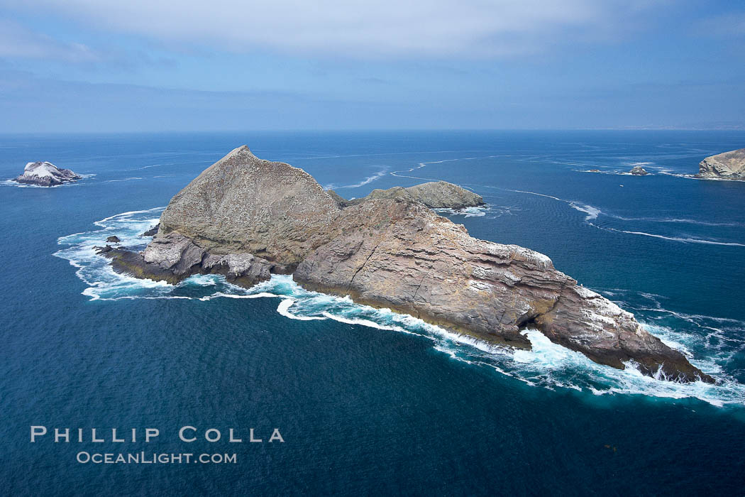 Middle Coronado Island, viewed from the south. Coronado Islands (Islas Coronado), Baja California, Mexico, natural history stock photograph, photo id 21330