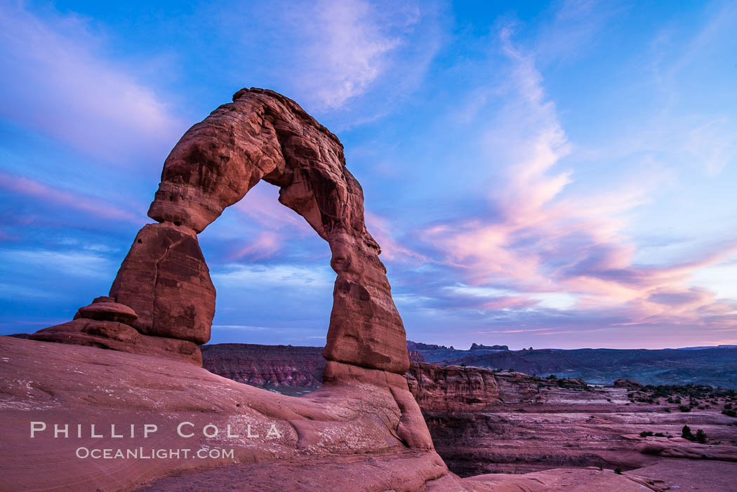 Delicate Arch at Sunset, Arches National Park. Utah, USA, natural history stock photograph, photo id 29283