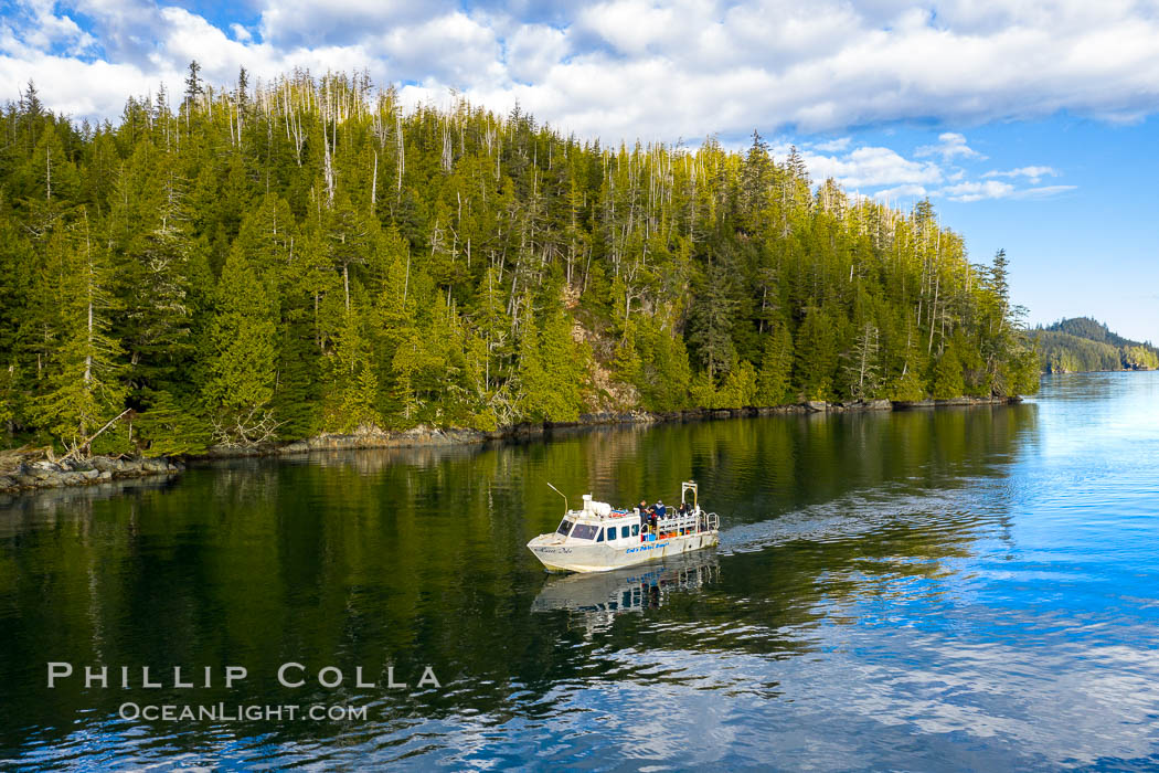 Dive Boat Hurst Island, Browning Pass, Canada, aerial photo