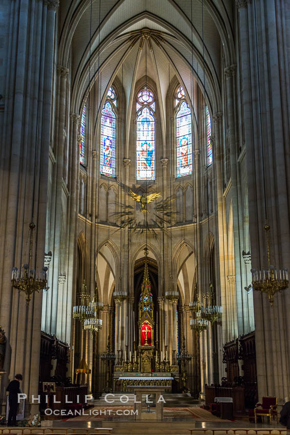 Eglise, interior. Paris, France, natural history stock photograph, photo id 28159