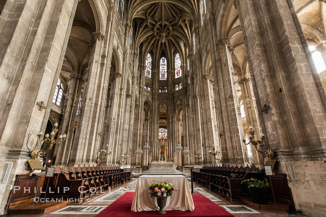 Eglise Saint-Eustache. The Church of St Eustace, Paris a church in the 1st arrondissement of Paris. Situated at the entrance to Paris's ancient markets (Les Halles) and the beginning of rue Montorgueil, St Eustace's is considered a masterpiece of late Gothic architecture. France, natural history stock photograph, photo id 28133