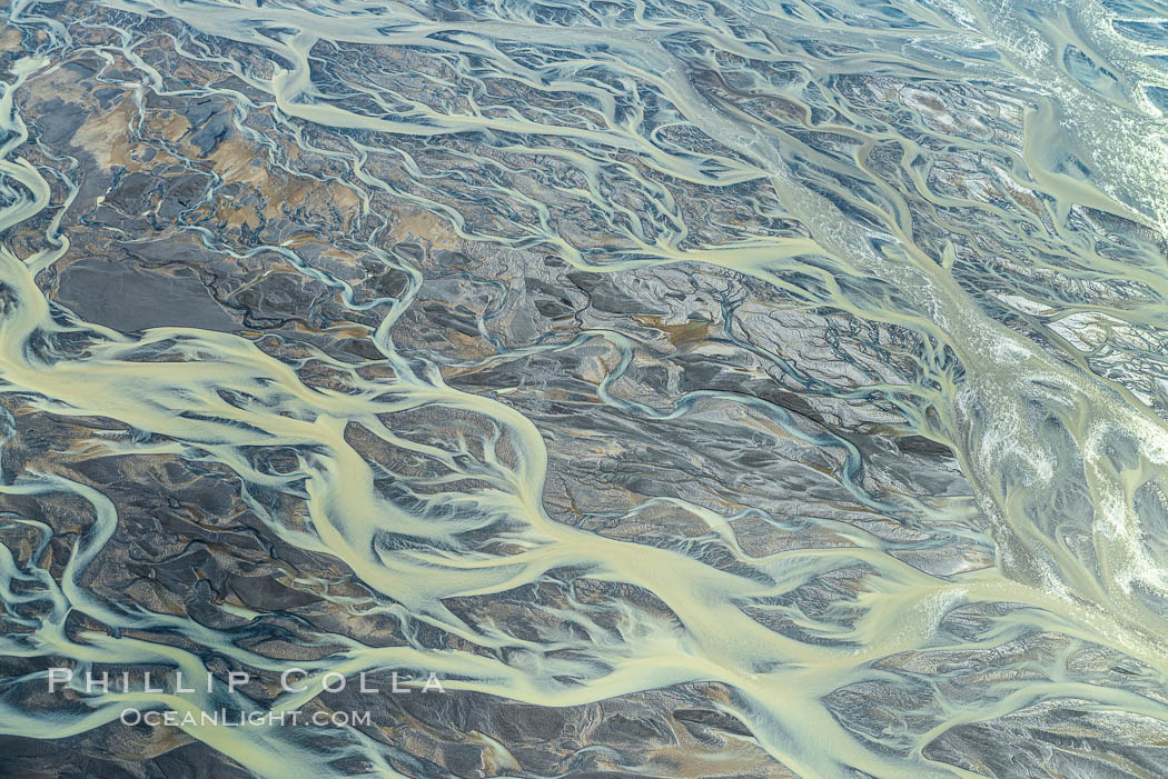 Glacial river, highlands of Southern Iceland., natural history stock photograph, photo id 35785