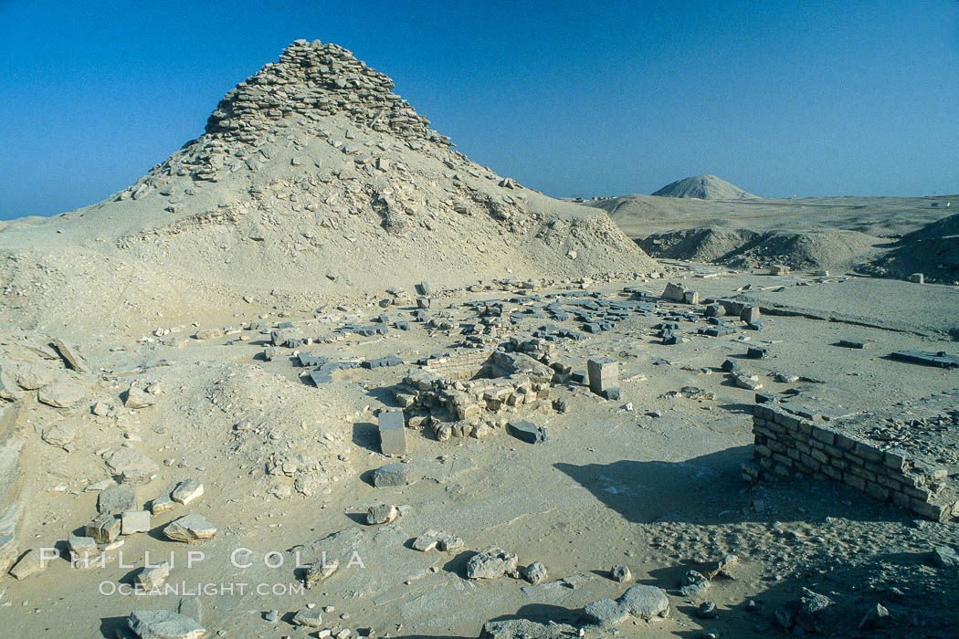 Pyramid of Userkaf. Saqqara, Egypt, natural history stock photograph, photo id 02574