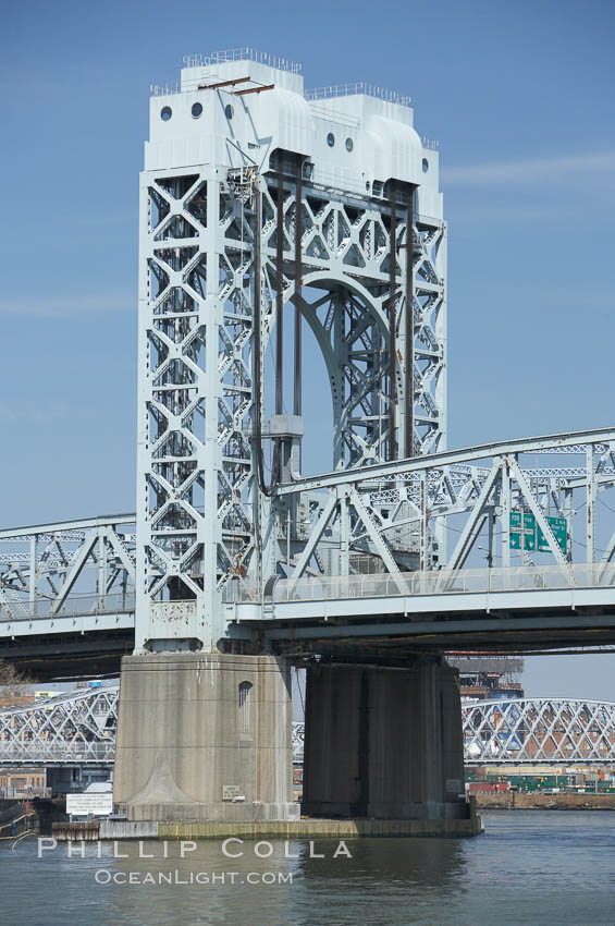 Harlem River Lift Bridge. Manhattan, New York City, USA, natural history stock photograph, photo id 11146