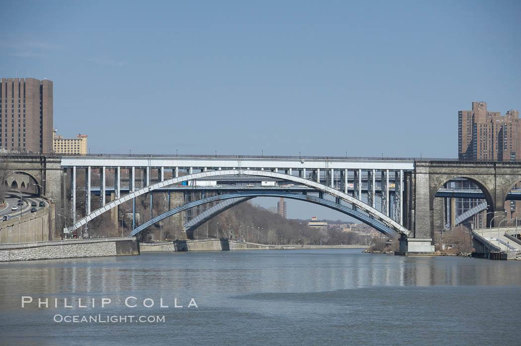 High Bridge, Harlem River.  The oldest remaining bridge in NYC is High Bridge which carries the Croton Aquaduct.  The Alexander Hamilton Bridge and Washington Bridge are seen beyond it.  Manhattan is on the left, the Bronx is on the right. New York City, USA, natural history stock photograph, photo id 11148