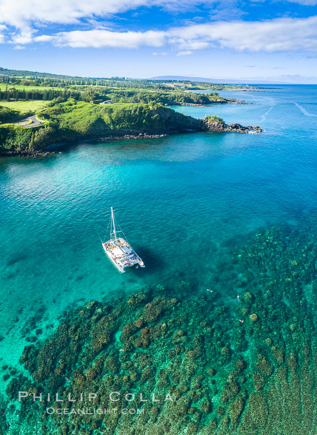 Honolua Bay in West Maui aerial photo, morning, with snorkel boat at anchor, panorama. Hawaii, USA, natural history stock photograph, photo id 38156