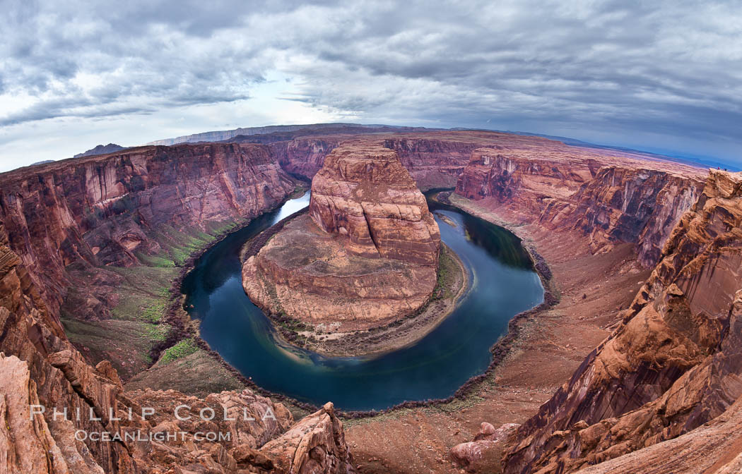 Horseshoe Bend. The Colorado River makes a 180-degree turn at Horseshoe Bend. Here the river has eroded the Navajo sandstone for eons, digging a canyon 1100-feet deep. Page, Arizona, USA, natural history stock photograph, photo id 26617