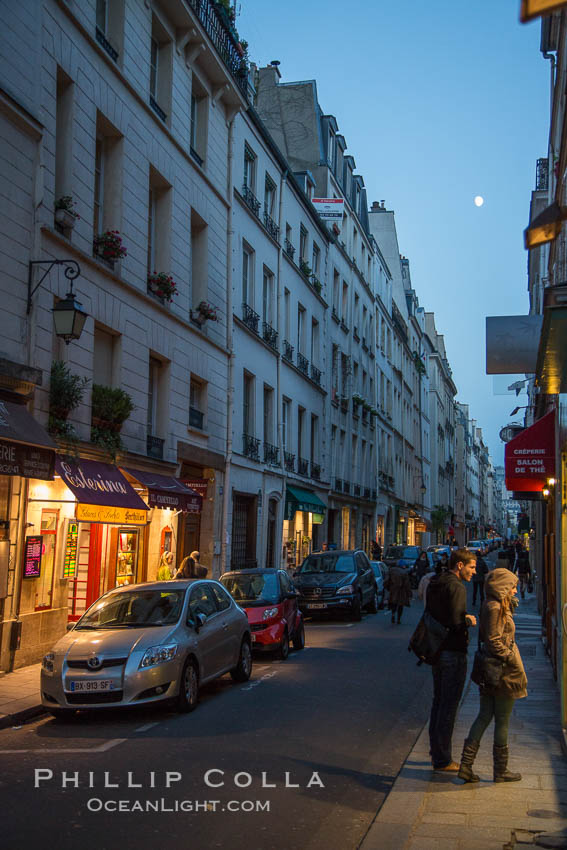 Ile Saint-Louis, is one of two natural islands in the Seine river, in Paris, France. The island is named after King Louis IX of France (Saint Louis). The island is connected to the rest of Paris by bridges to both banks of the river and by the Pont Saint Louis to the Ile de la Cite., natural history stock photograph, photo id 28245