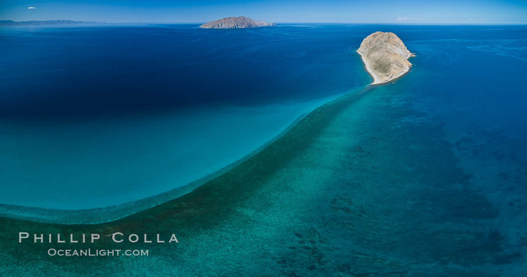 Isla San Diego and Coral Reef, reef extends from Isla San Diego to Isla San Jose,  aerial photo, Sea of Cortez, Baja California. Mexico, natural history stock photograph, photo id 33700