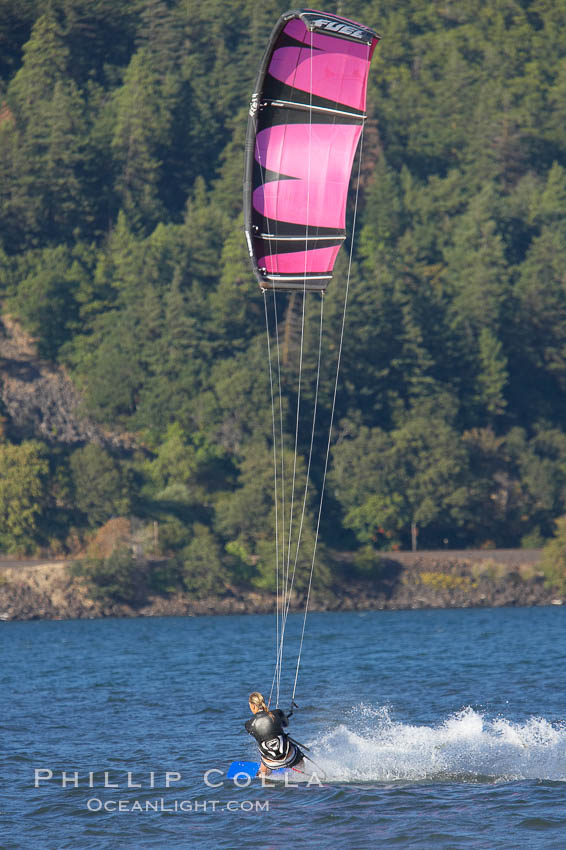 Kite boarding, Hood River. Columbia River, Oregon, USA, natural history stock photograph, photo id 19378