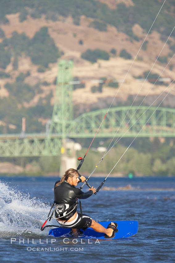 Kite boarding, Hood River. Columbia River, Oregon, USA, natural history stock photograph, photo id 19375