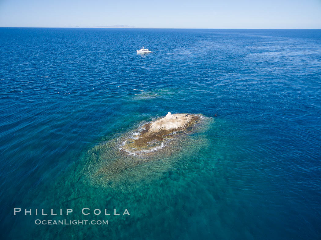 La Reina Lighthouse Reef, Sea of Cortez, aerial photo. Baja California, Mexico, natural history stock photograph, photo id 32372