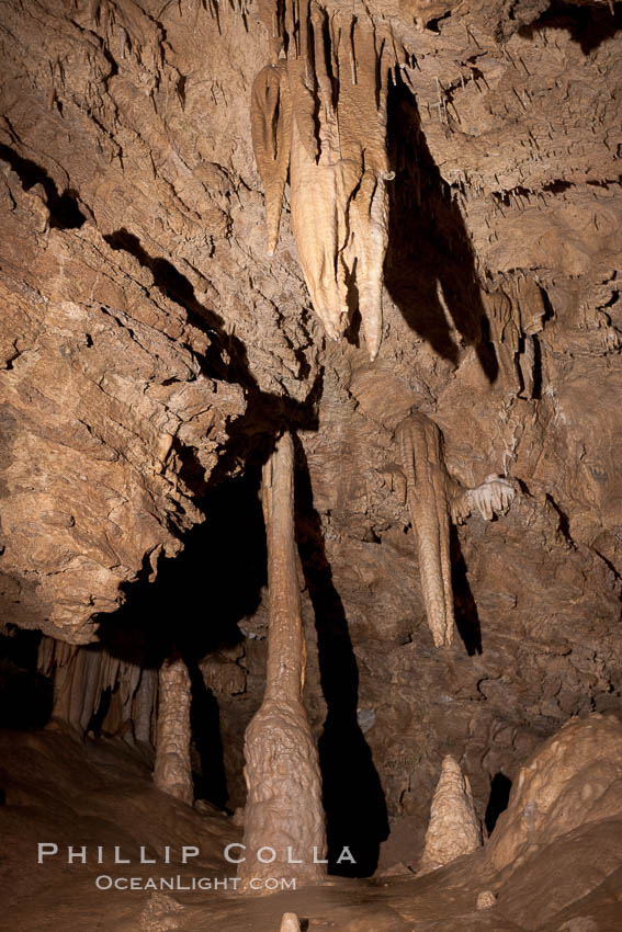 Limestone and marble underground formations, Miller's Chapel grotto in Oregon Caves National Monument.  Eons of acidified groundwater have slowly etched away at marble, creating the extensive and intricate cave formations in Oregon Caves National Monument. USA, natural history stock photograph, photo id 25864