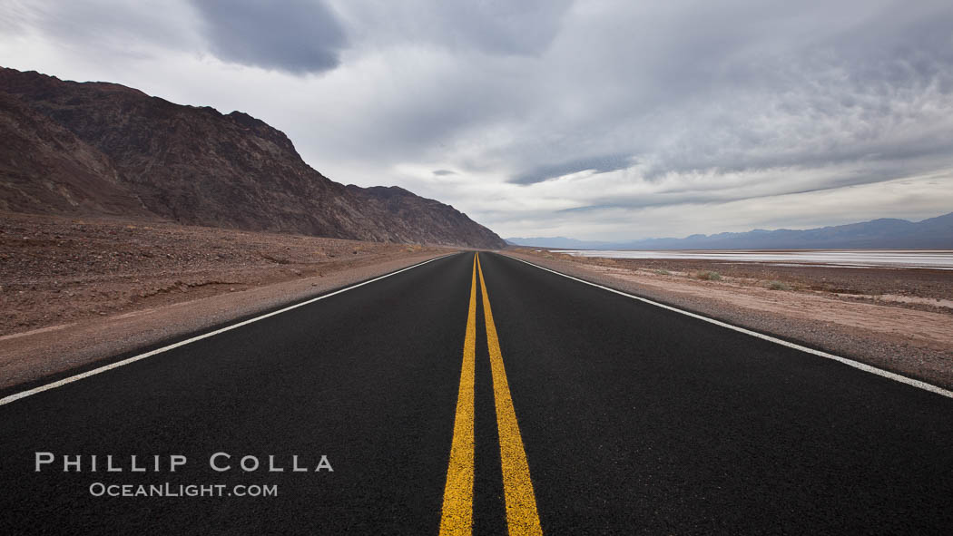 Lonely road, Death Valley. Badwater, Death Valley National Park, California, USA, natural history stock photograph, photo id 25292