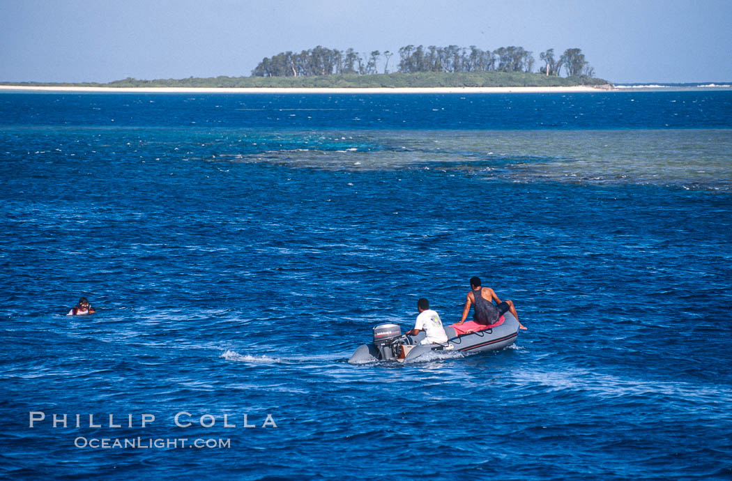 Looking for the anchor, Rose Atoll, American Samoa., natural history stock photograph, photo id 00832