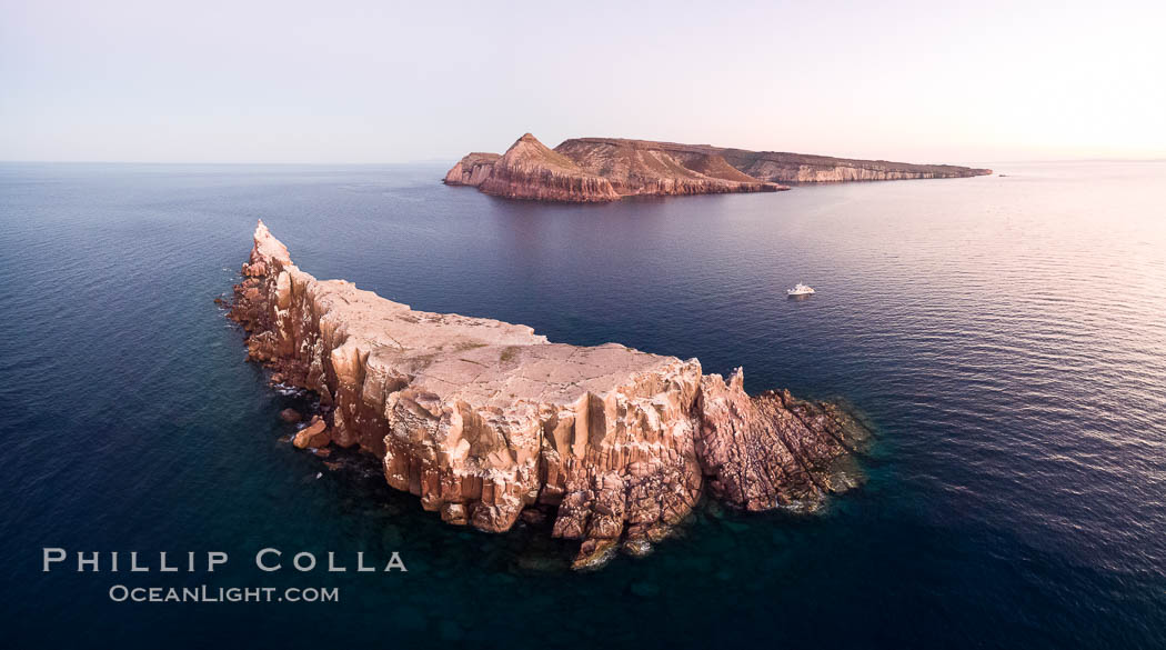 Los Islotes and Isla Partida, the northern part of Archipelago Espiritu Santo, Sea of Cortez, Aerial Photo. Islotes is famous for its friendly colony of California sea lions. Baja California, Mexico, natural history stock photograph, photo id 32402