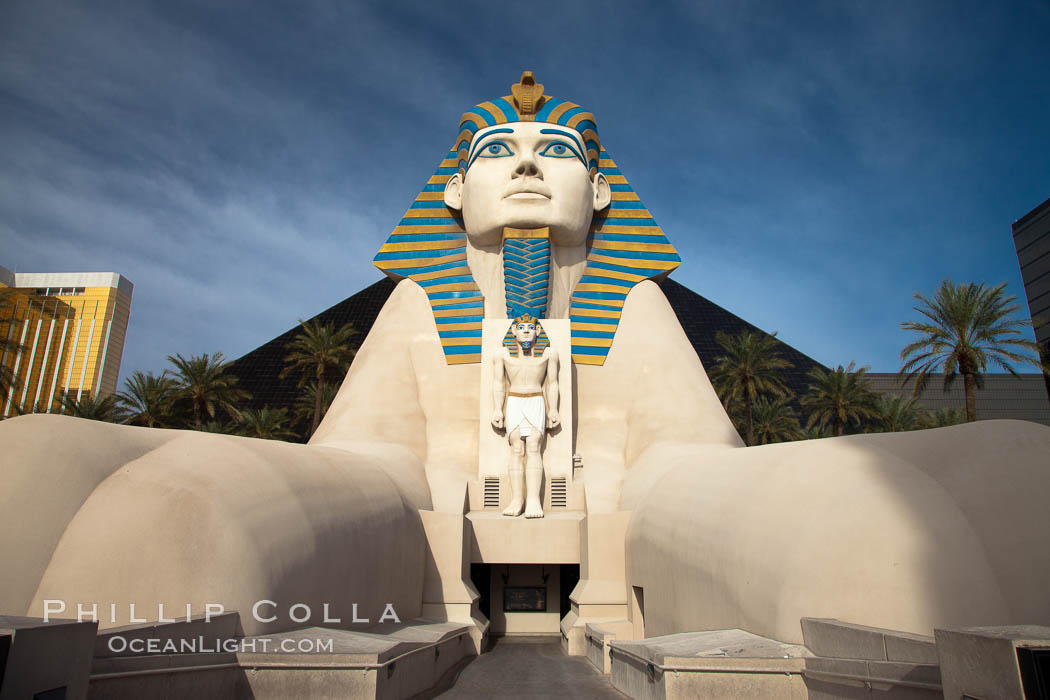 Egyptian Sphinx, replica, front entrance of the Luxor Hotel in Las Vegas. Nevada, USA, natural history stock photograph, photo id 25216