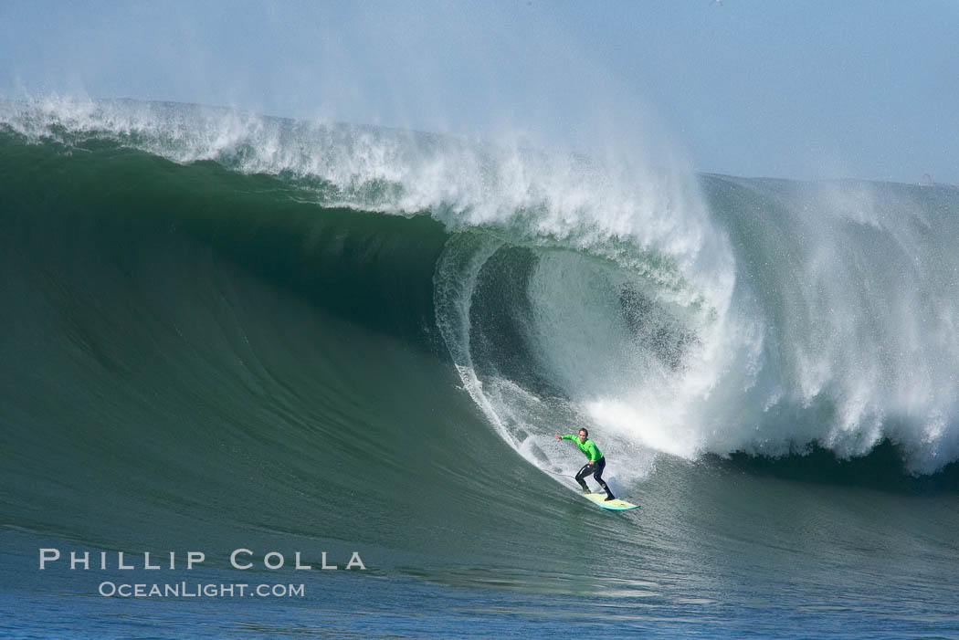 Zach Wormhoudt in heat four, Wormhoudt would advance to the semis, Mavericks surf contest, February 7, 2006. Half Moon Bay, California, USA, natural history stock photograph, photo id 15323