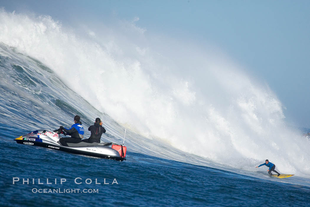 Veteran Mavericks local Peter Mel, heat two, 2006 Mavericks surf contest, February 7, 2006. Half Moon Bay, California, USA, natural history stock photograph, photo id 15331